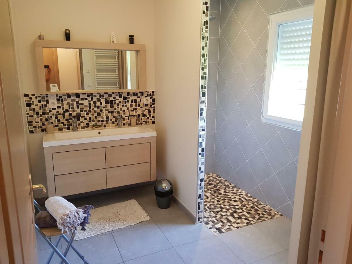 Gite Le Petit Pied-A-Terre La Chapelle-Saint-Sauveur  Ngoại thất bức ảnh